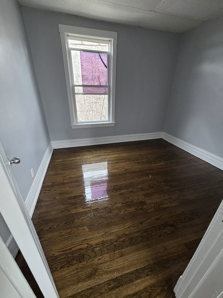 2704 E 77th Street - Photo 6