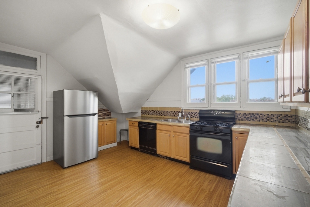 420 N Pine Avenue - Photo 12