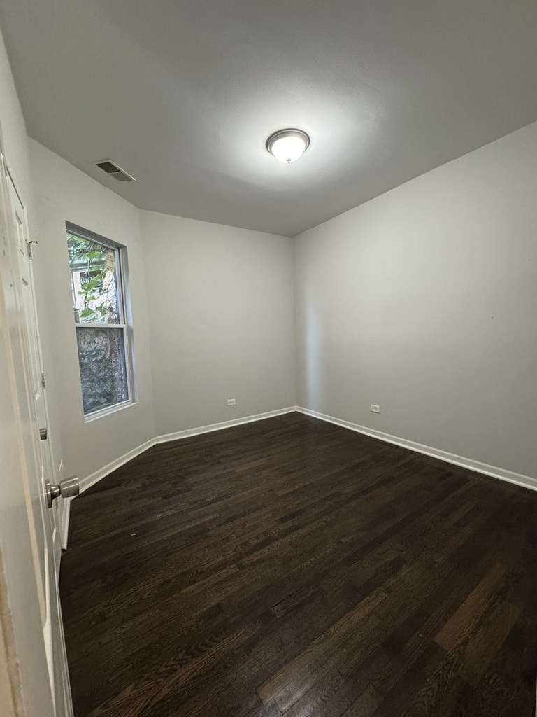 6130 S Rhodes Street - Photo 4