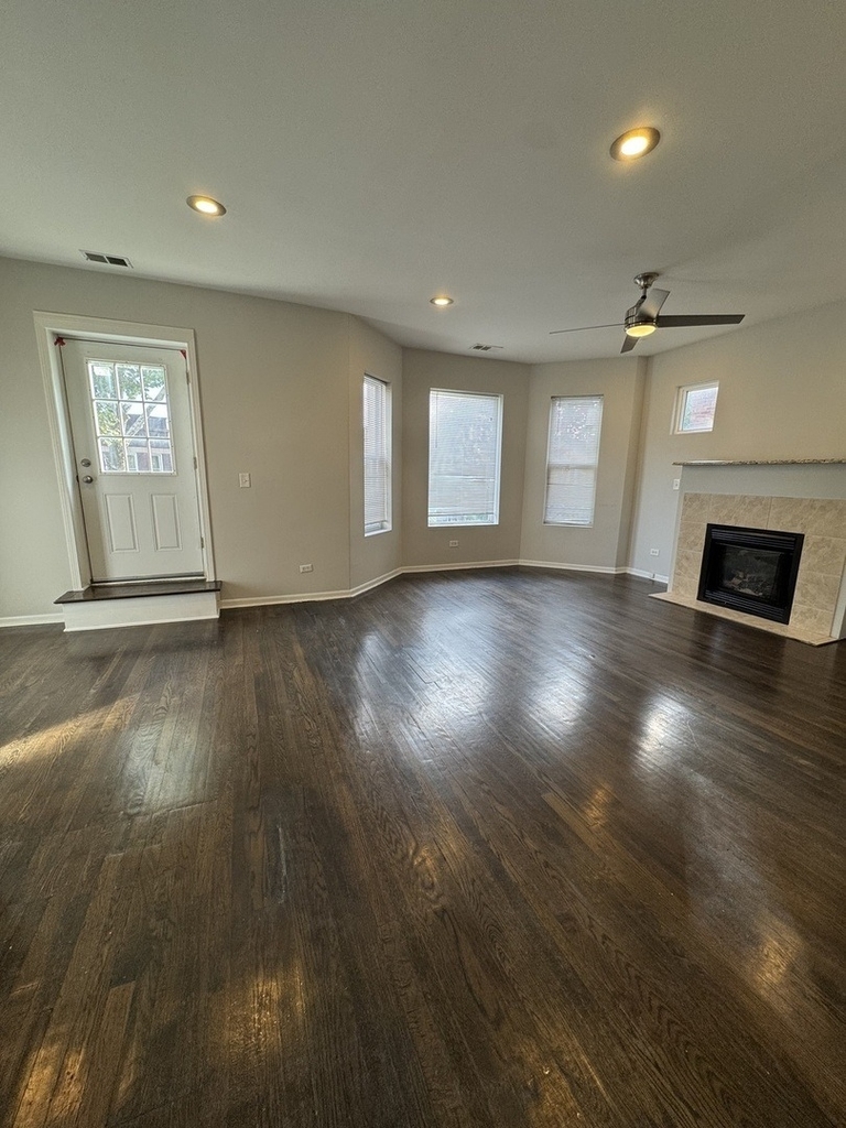 6130 S Rhodes Street - Photo 2