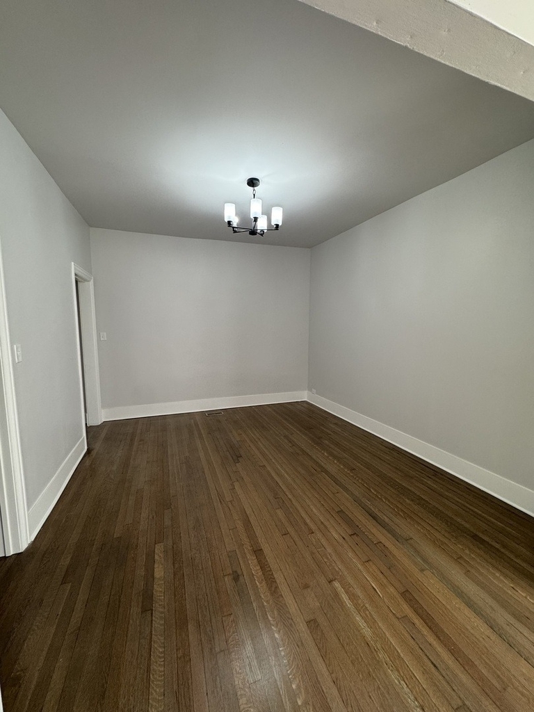 11578 S Perry Avenue - Photo 5