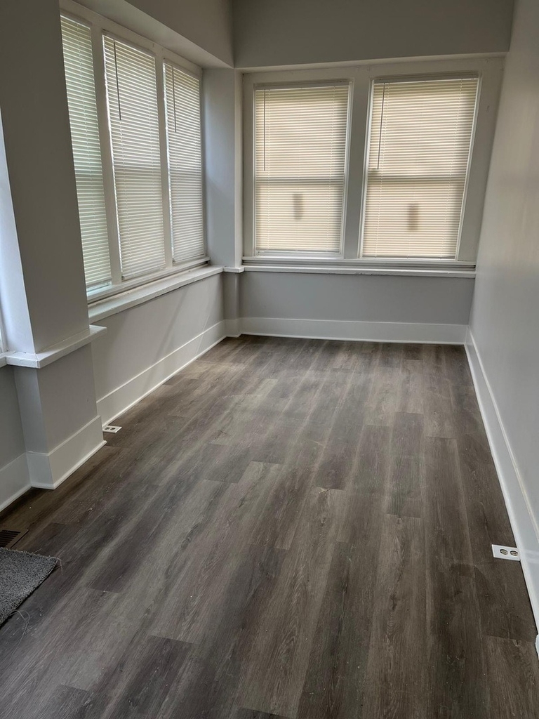 11578 S Perry Avenue - Photo 1
