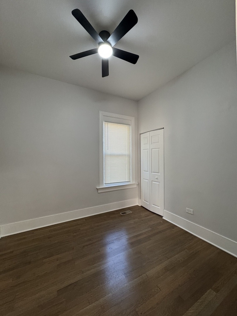 11578 S Perry Avenue - Photo 4