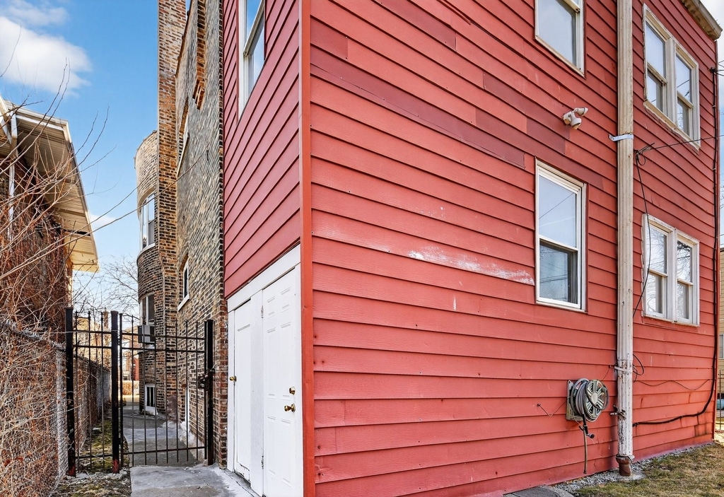 8018 S Sangamon Street - Photo 1