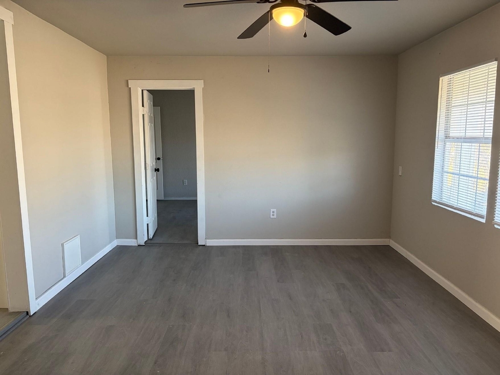 5406 Lyndhurst Drive - Photo 6
