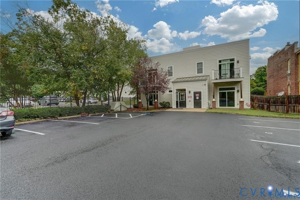 1020 Porter Street - Photo 1