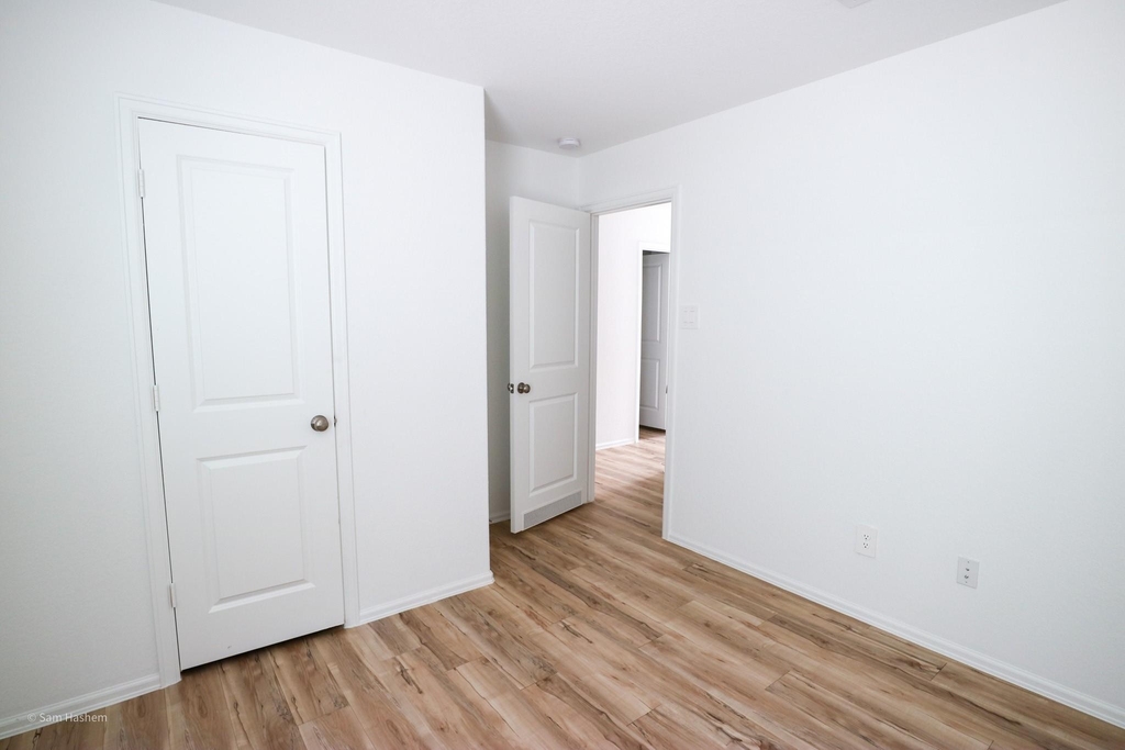 21811 Hickory Springs Court - Photo 13