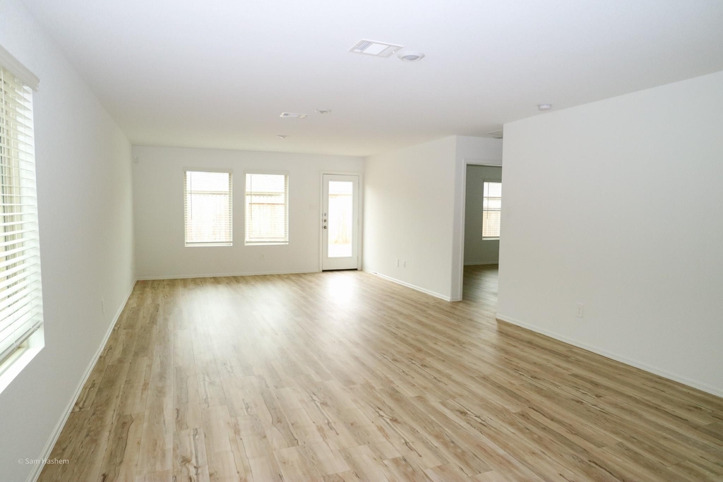 21811 Hickory Springs Court - Photo 8