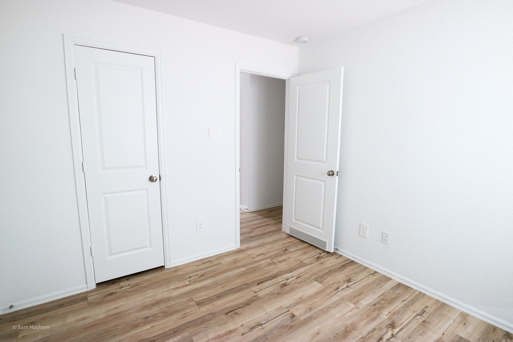 21811 Hickory Springs Court - Photo 12