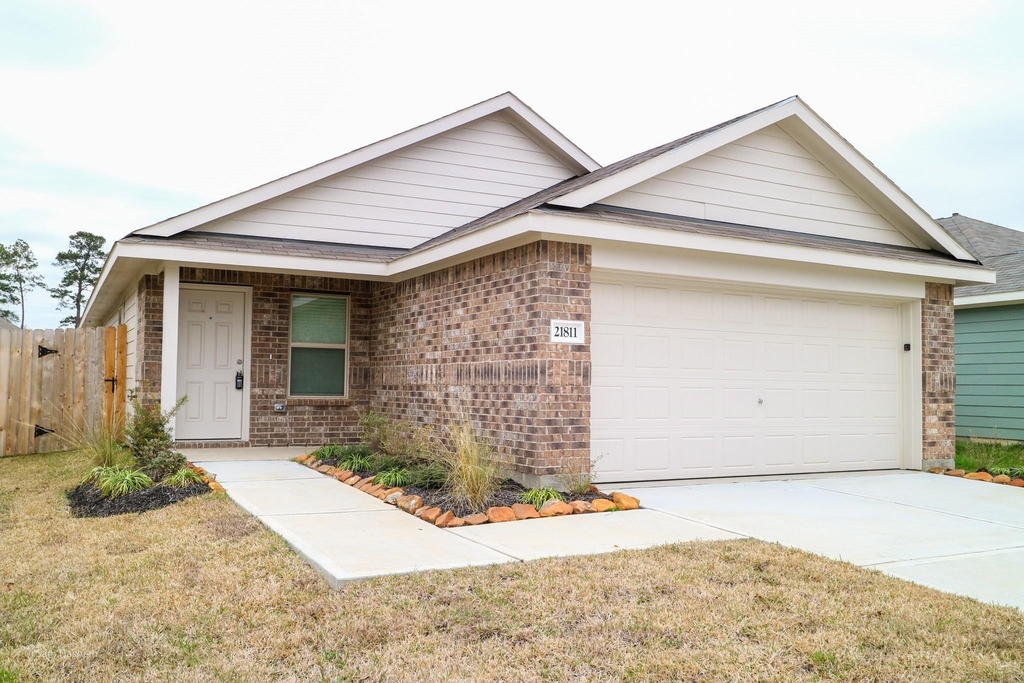 21811 Hickory Springs Court - Photo 0
