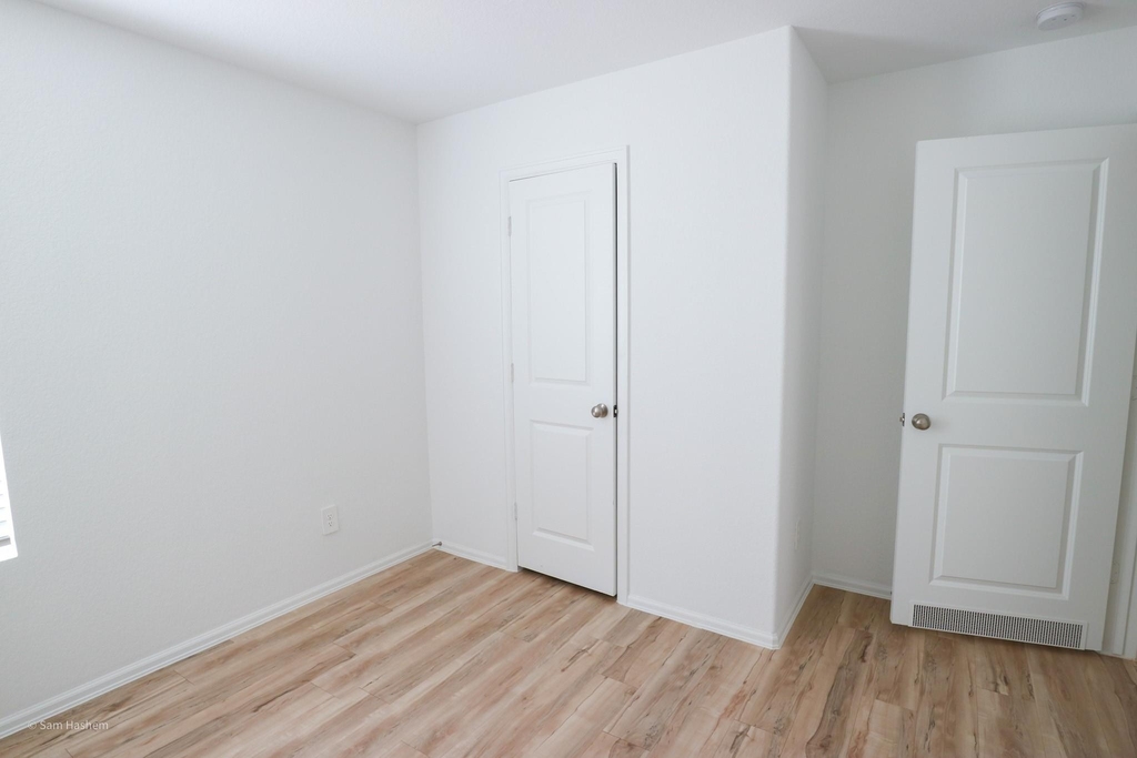 21811 Hickory Springs Court - Photo 14