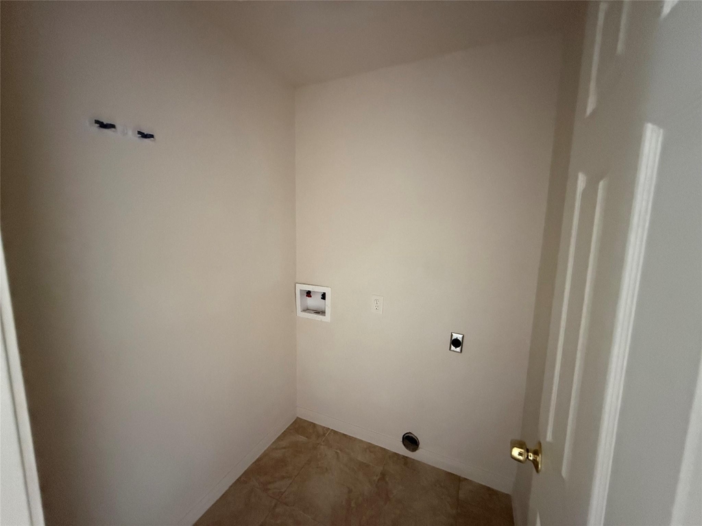 2724 Avenue D Avenue - Photo 4