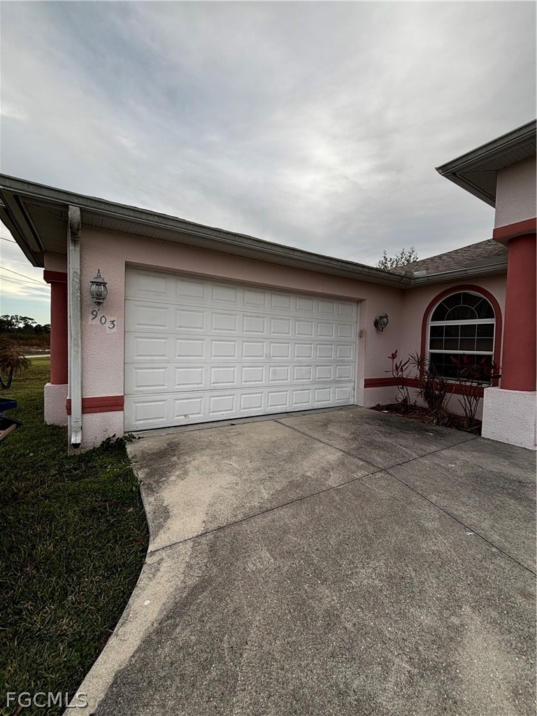 903 Unice Avenue N - Photo 2