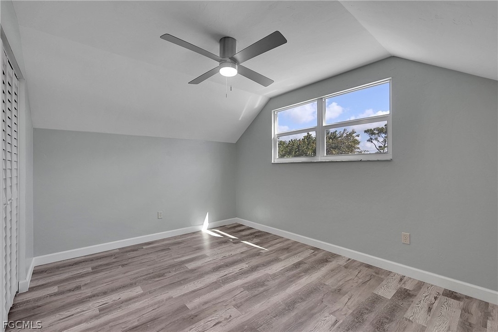 958 Indiana Avenue - Photo 13