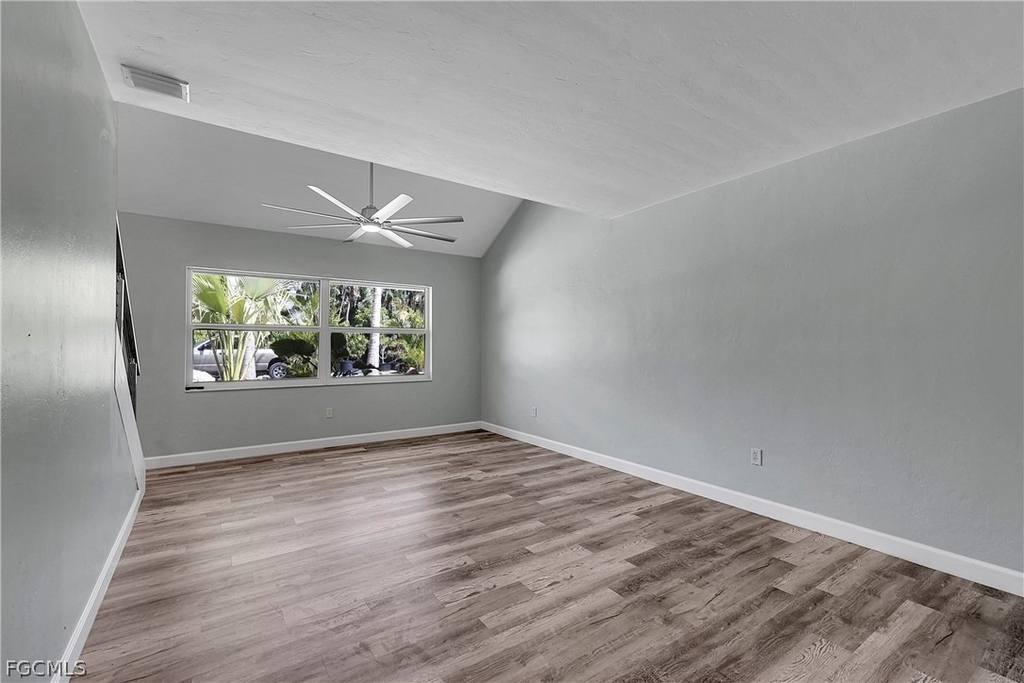 958 Indiana Avenue - Photo 10