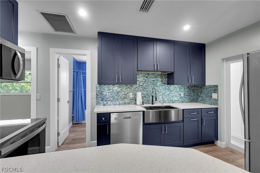 958 Indiana Avenue - Photo 3