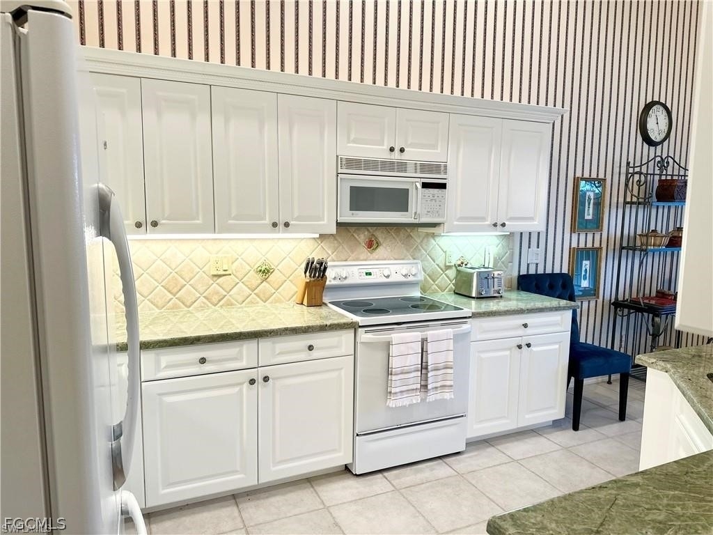 27080 Lake Harbor Court - Photo 9