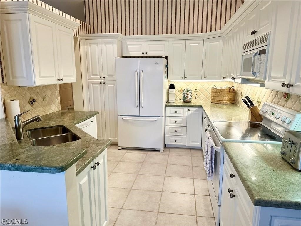 27080 Lake Harbor Court - Photo 8