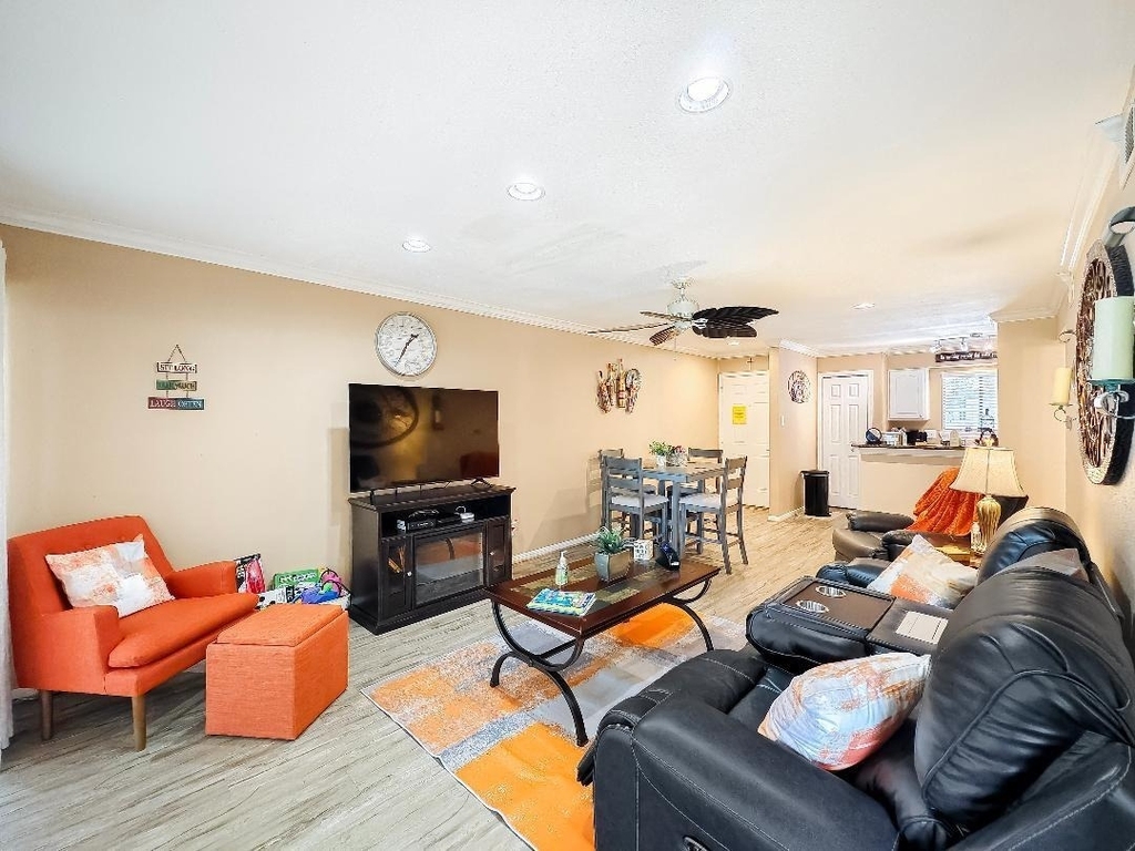 12100 Melville Dr - Photo 3