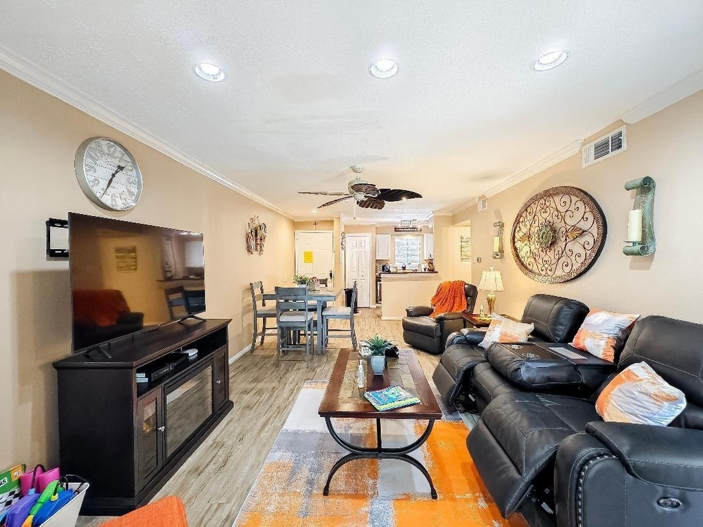 12100 Melville Dr - Photo 4