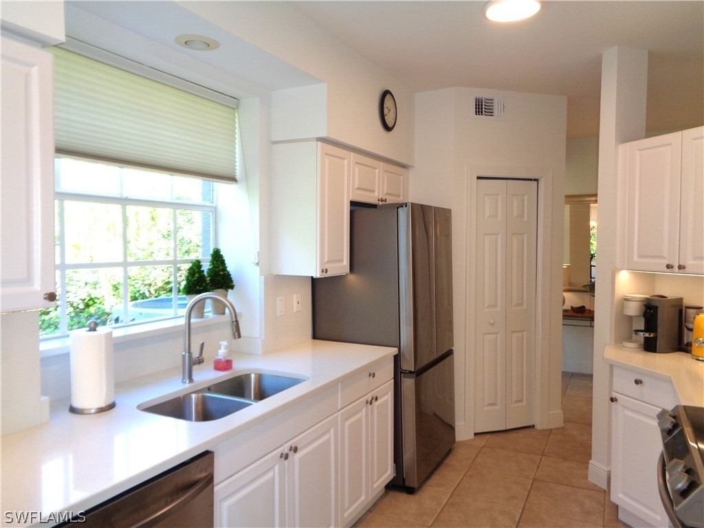 515 Laguna Royale Boulevard - Photo 11