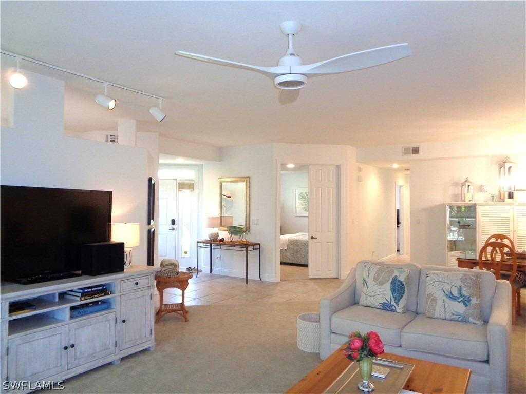 515 Laguna Royale Boulevard - Photo 4