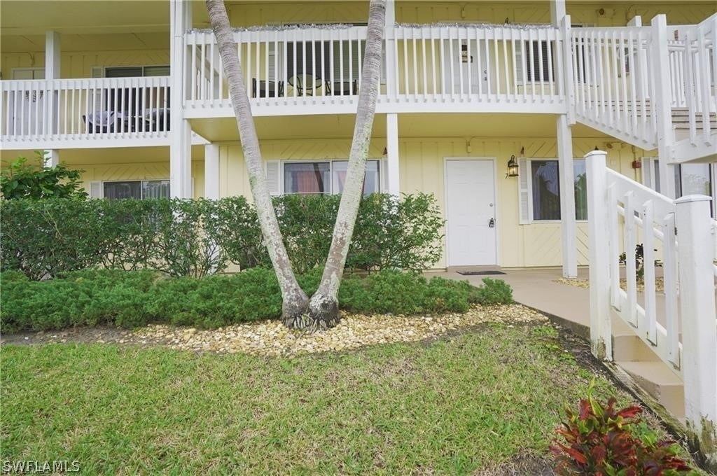 4635 Bayshore Drive - Photo 2