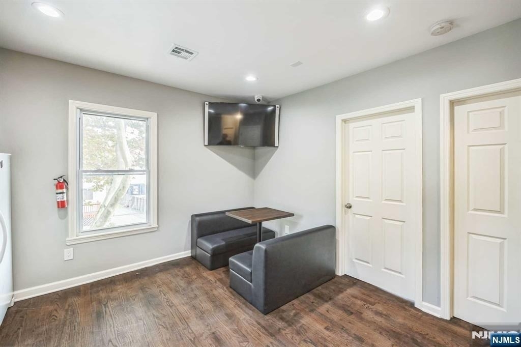 541 Union - Photo 4