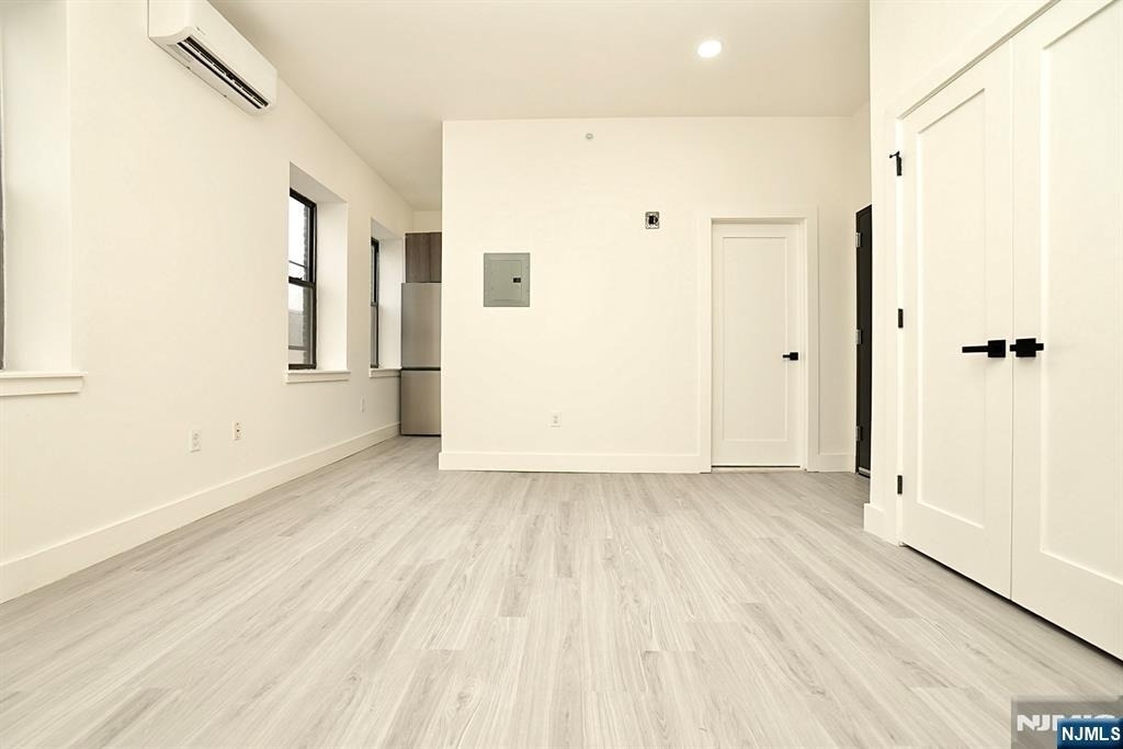 536-540 Central - Photo 5