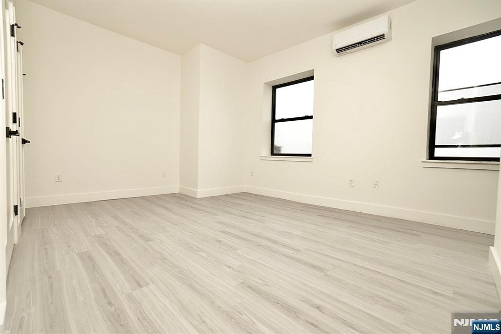 536-540 Central - Photo 7