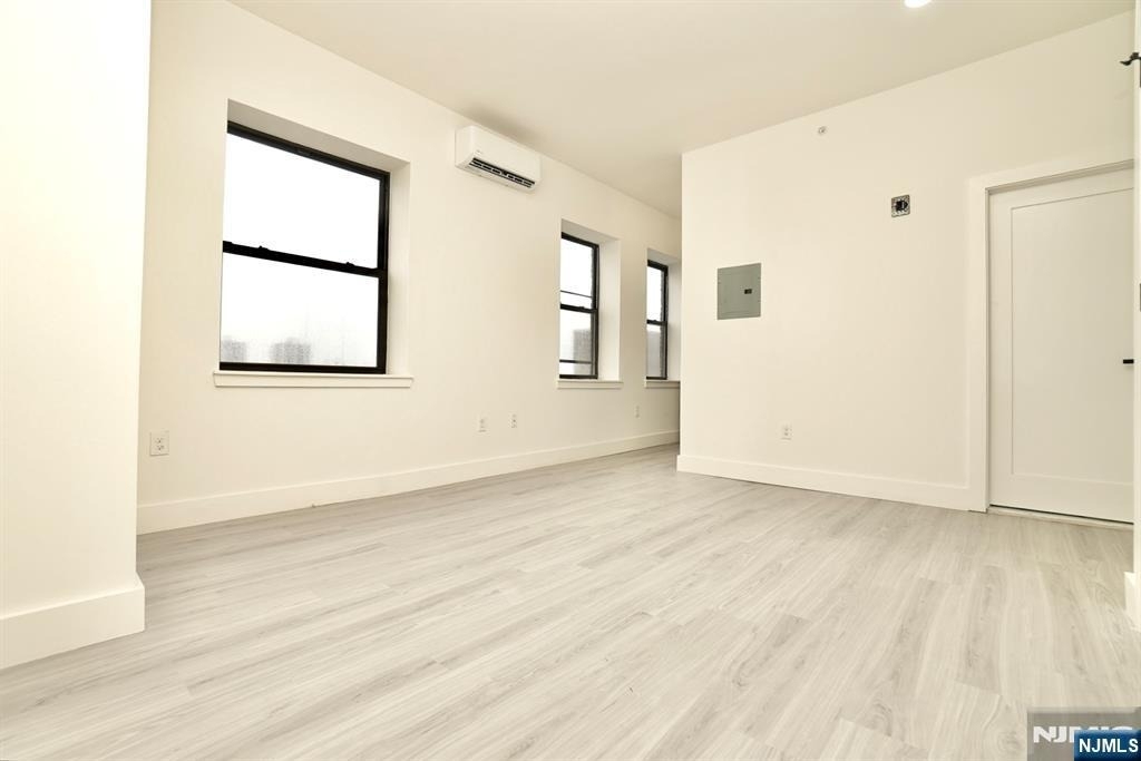 536-540 Central - Photo 6