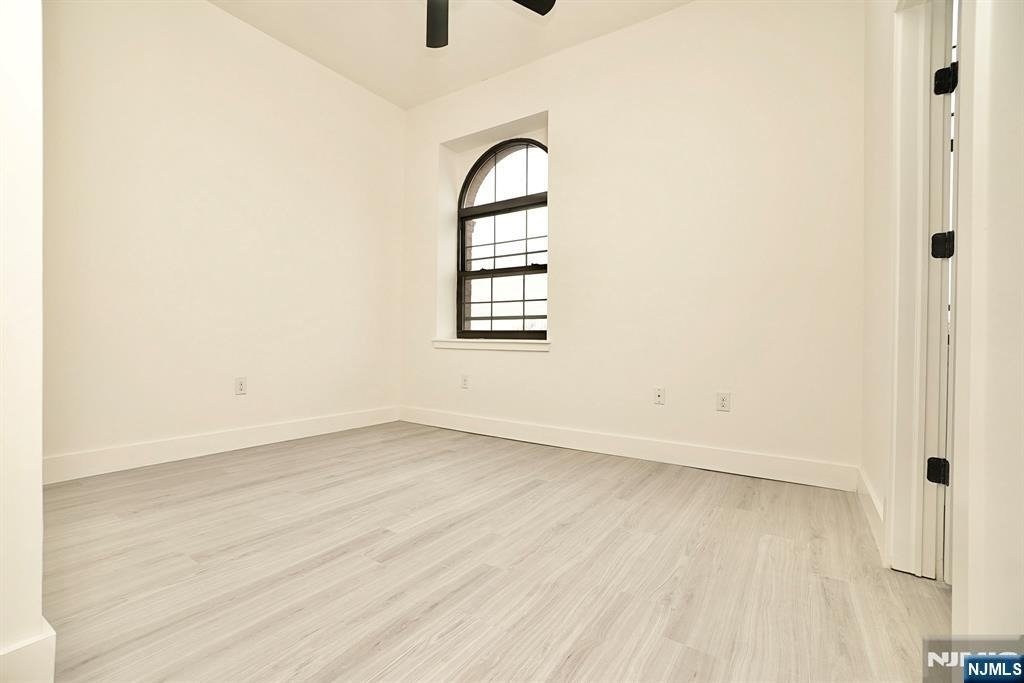 536-540 Central - Photo 7