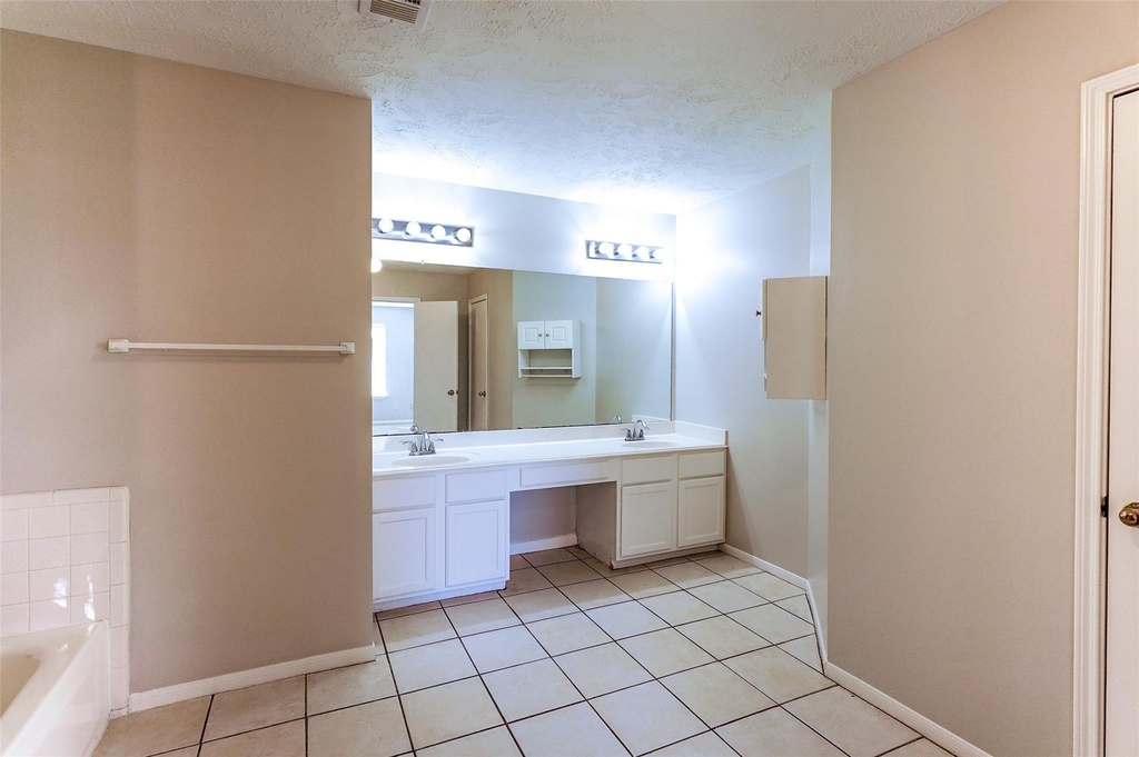 2103 Charlton House Lane - Photo 16