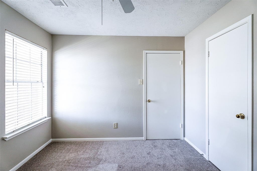 2103 Charlton House Lane - Photo 17