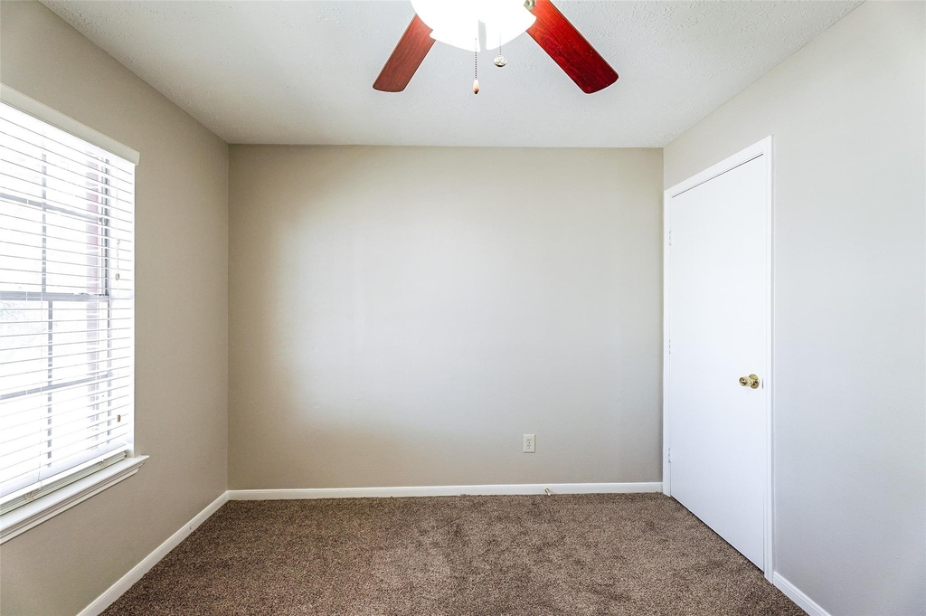 2103 Charlton House Lane - Photo 18