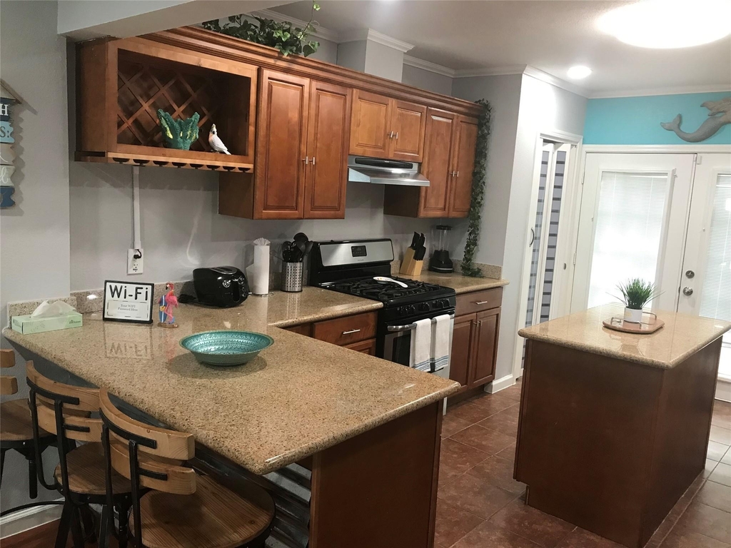 2319 56th Street - Photo 3