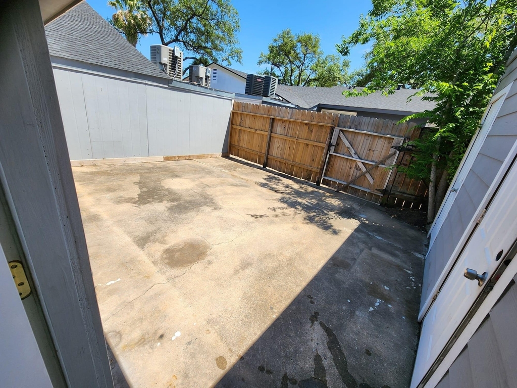 2677 Gessner Road - Photo 6