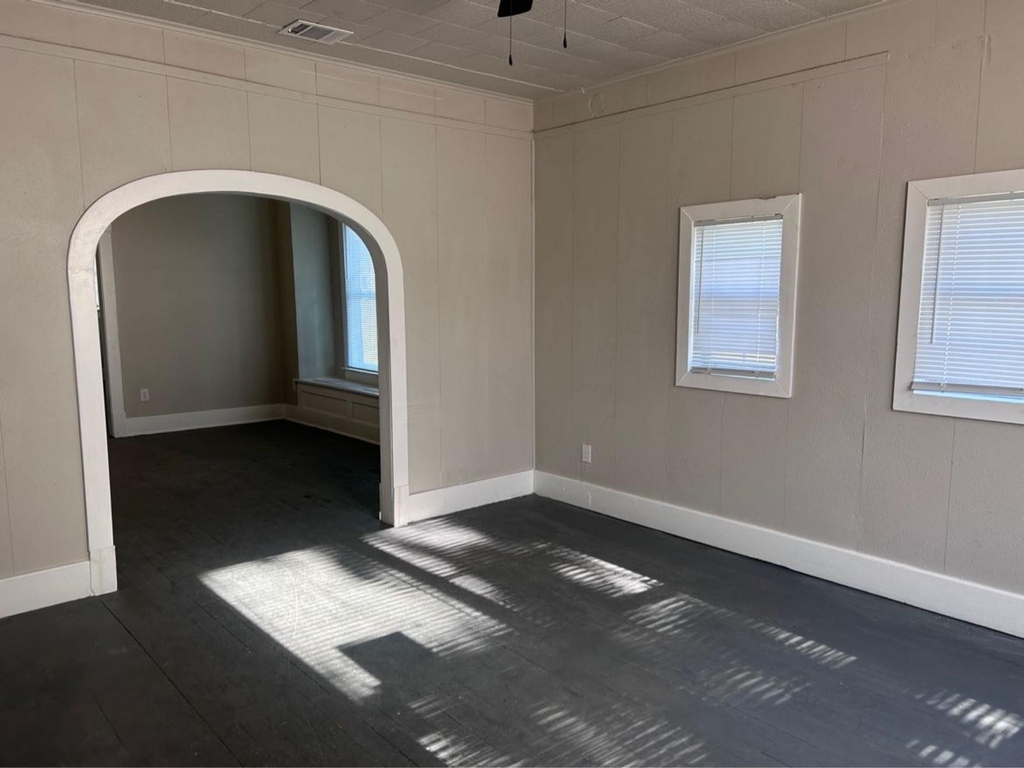 1925 11th Street - Photo 11