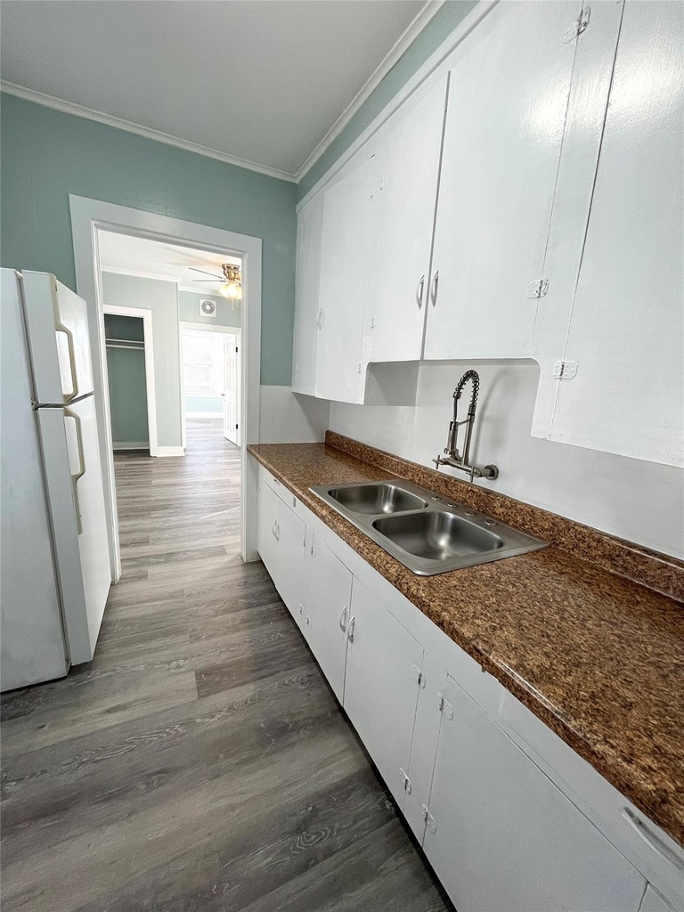 4114 Ave S 1/2 - Photo 5