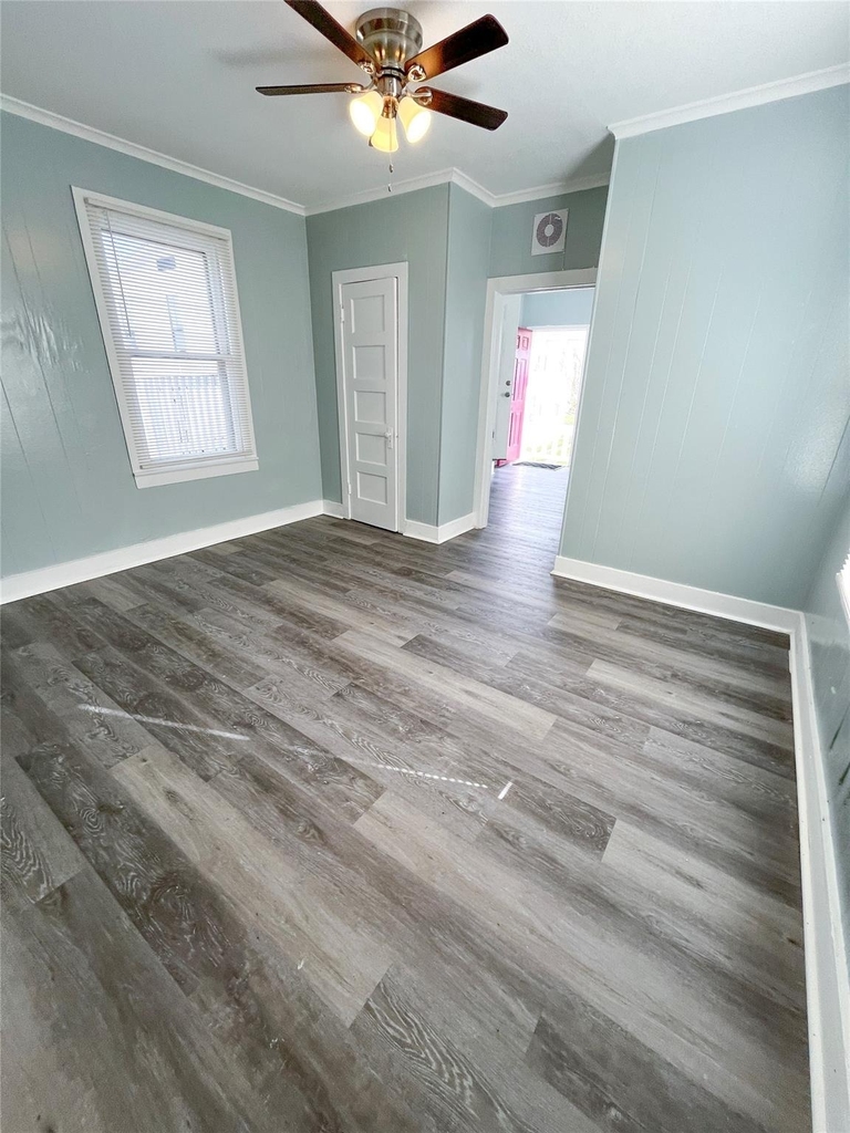 4114 Ave S 1/2 - Photo 8
