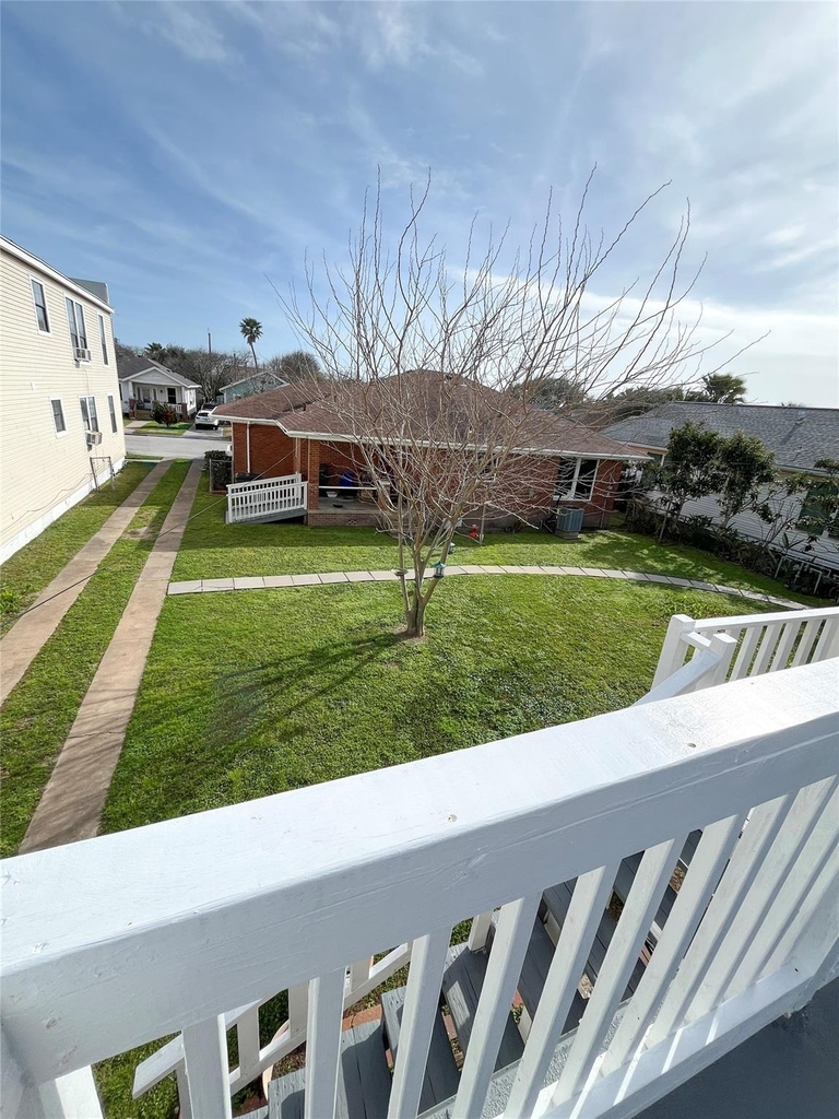 4114 Ave S 1/2 - Photo 1