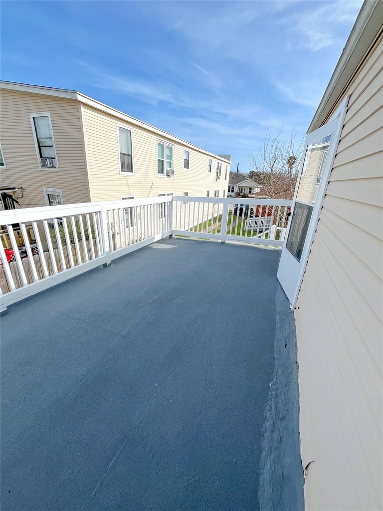 4114 Ave S 1/2 - Photo 2