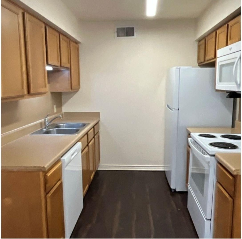 2050 S Byrd Avenue - Photo 10