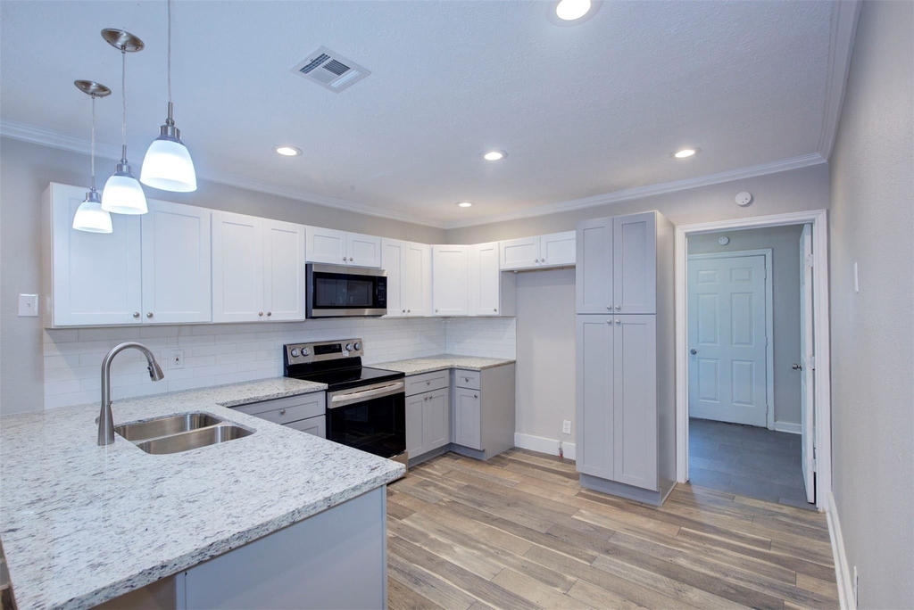 4220 Delhi Street - Photo 7