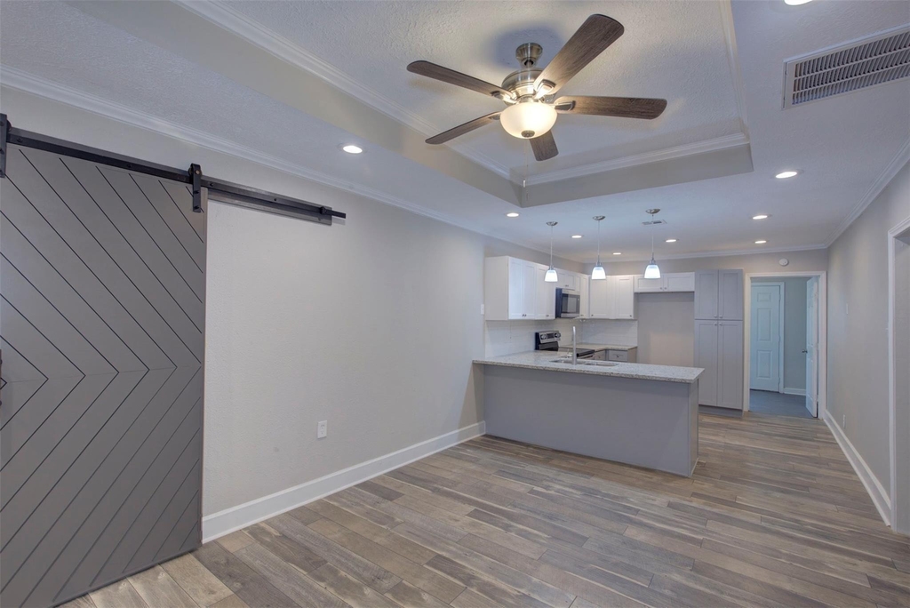 4220 Delhi Street - Photo 6