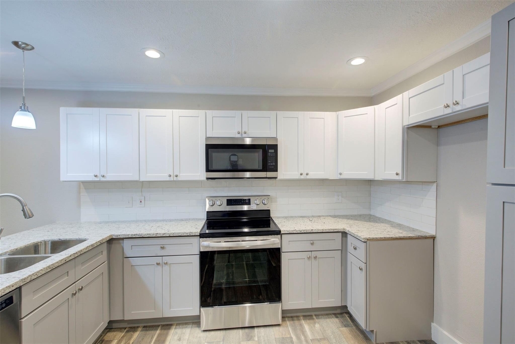 4220 Delhi Street - Photo 10