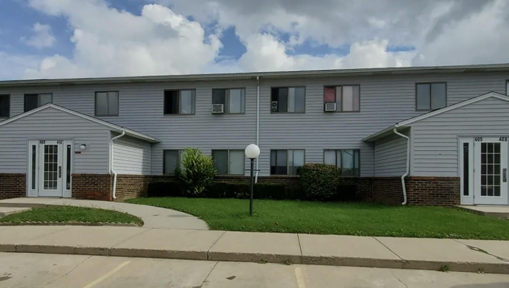 307 Oxford - Photo 1