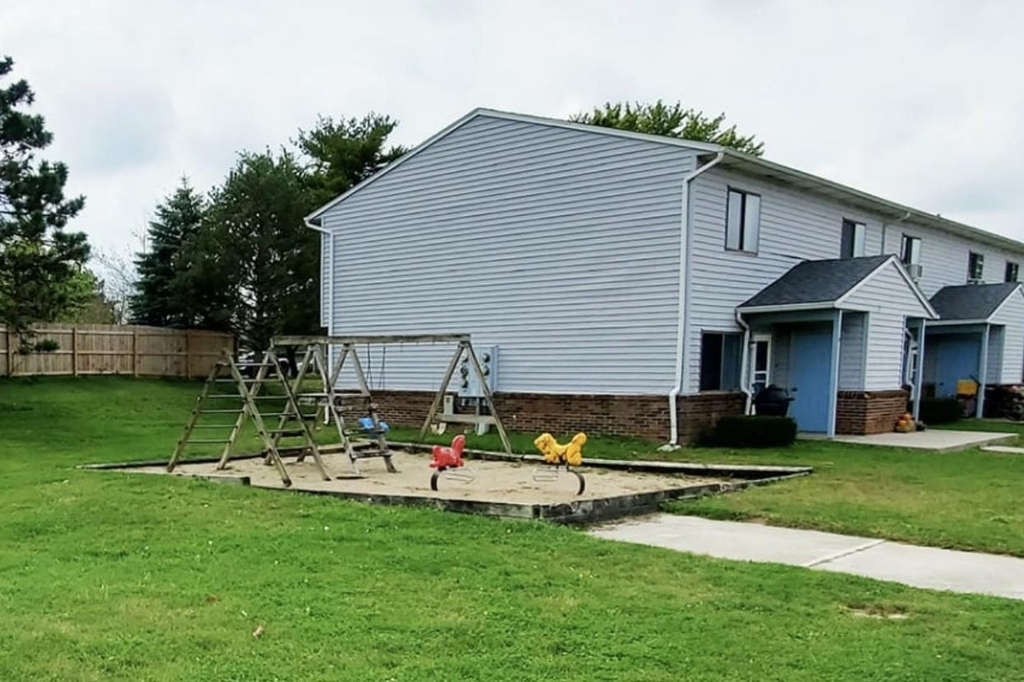 307 Oxford - Photo 2