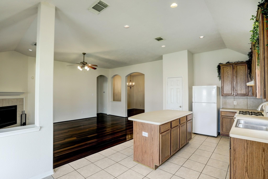 7605 Waterlilly Lane - Photo 6