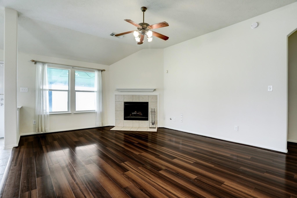 7605 Waterlilly Lane - Photo 3